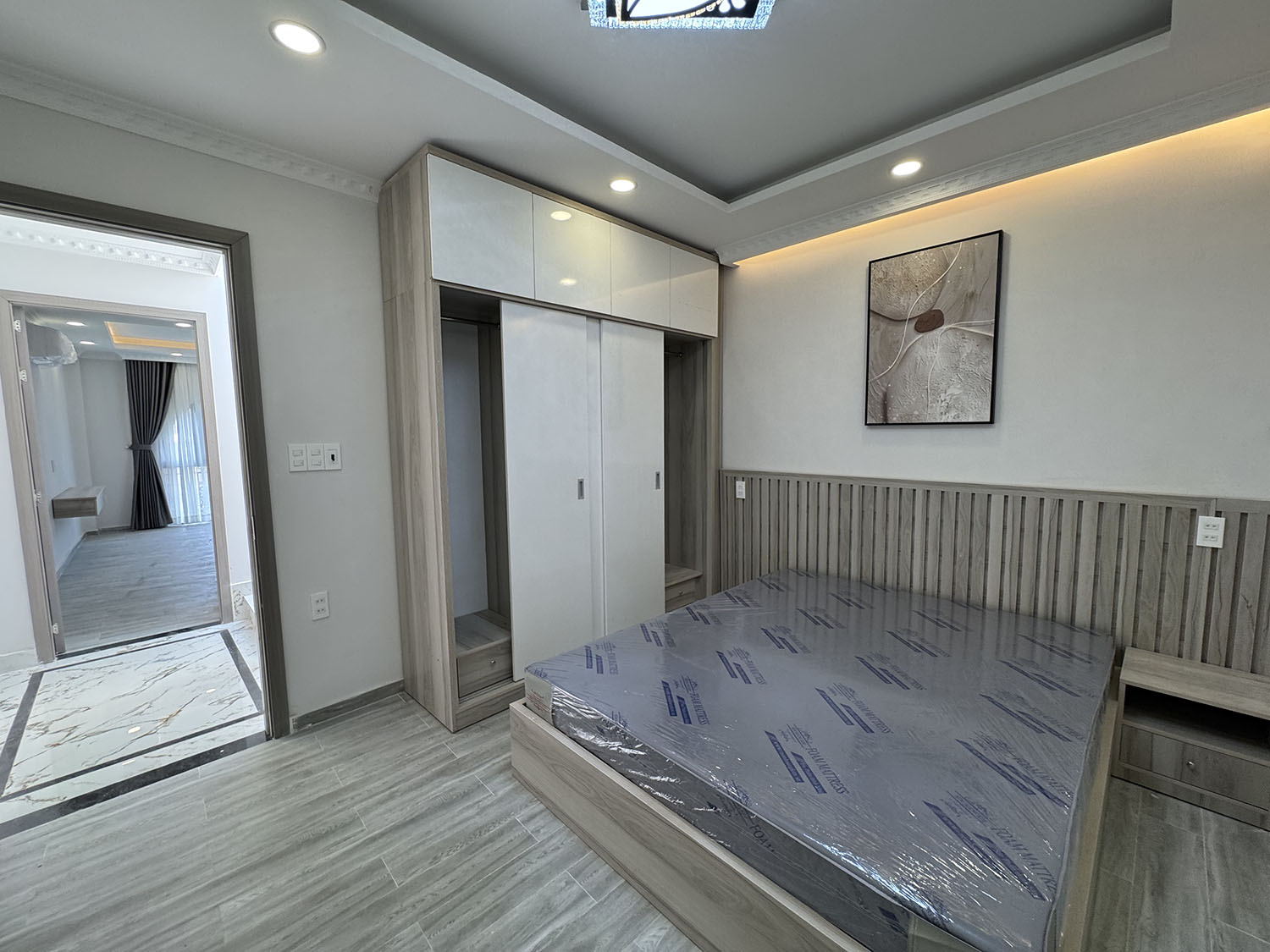 Nhà phố mới 100%, DTKV: 4mx12,5m, vuông, 4 tầng, full nội thất, hẻm xe hơi khu Vip NGUYỄN VĂN TRỖI